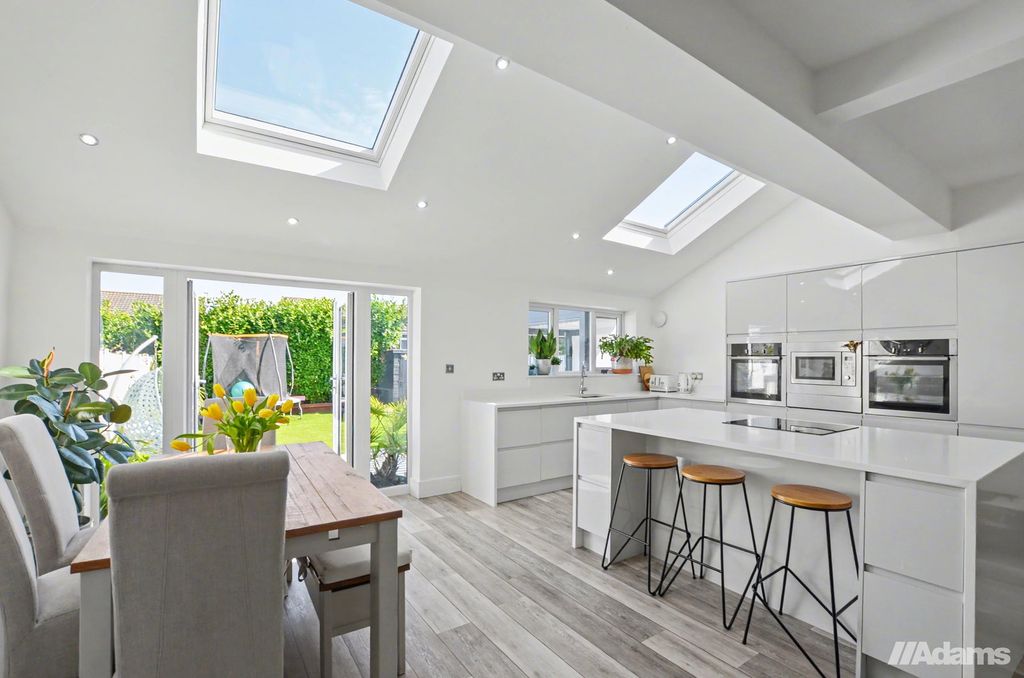 Property photo 3 of 36