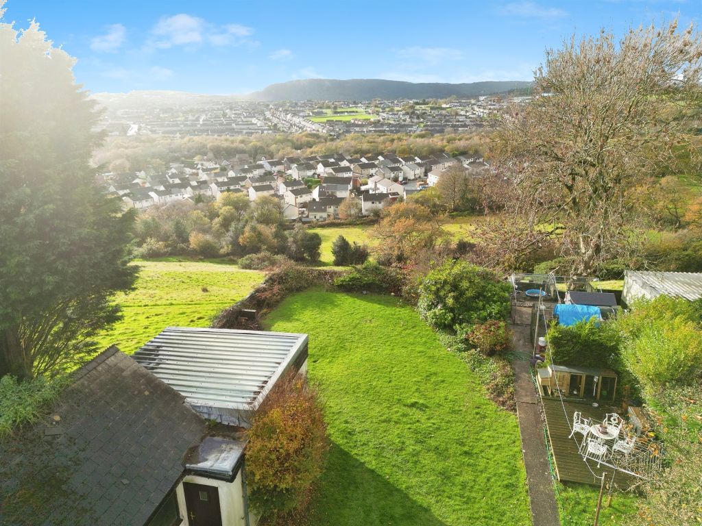 Property photo 3 of 18