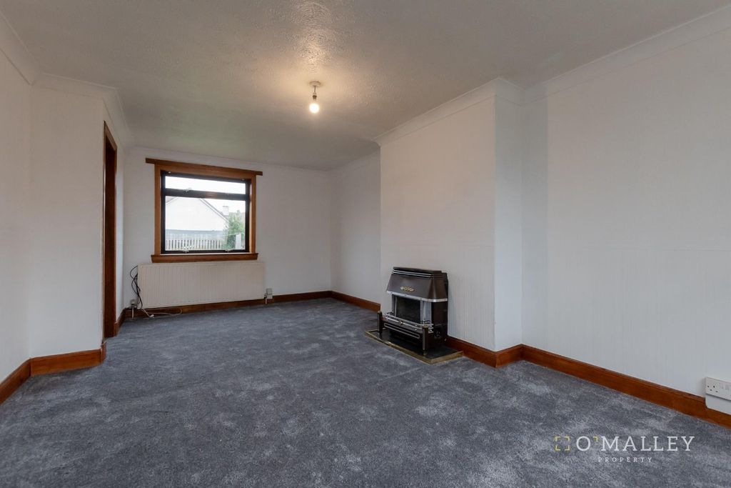 Property photo 2 of 13 Lounge