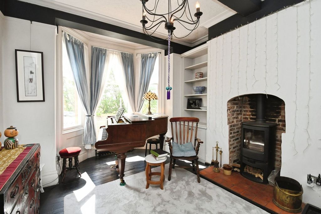 Property photo 2 of 19