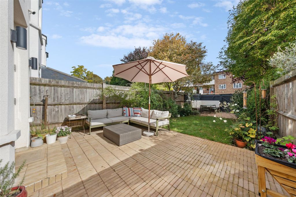Property photo 2 of 15 Bridgman Road, W4 - For Sale