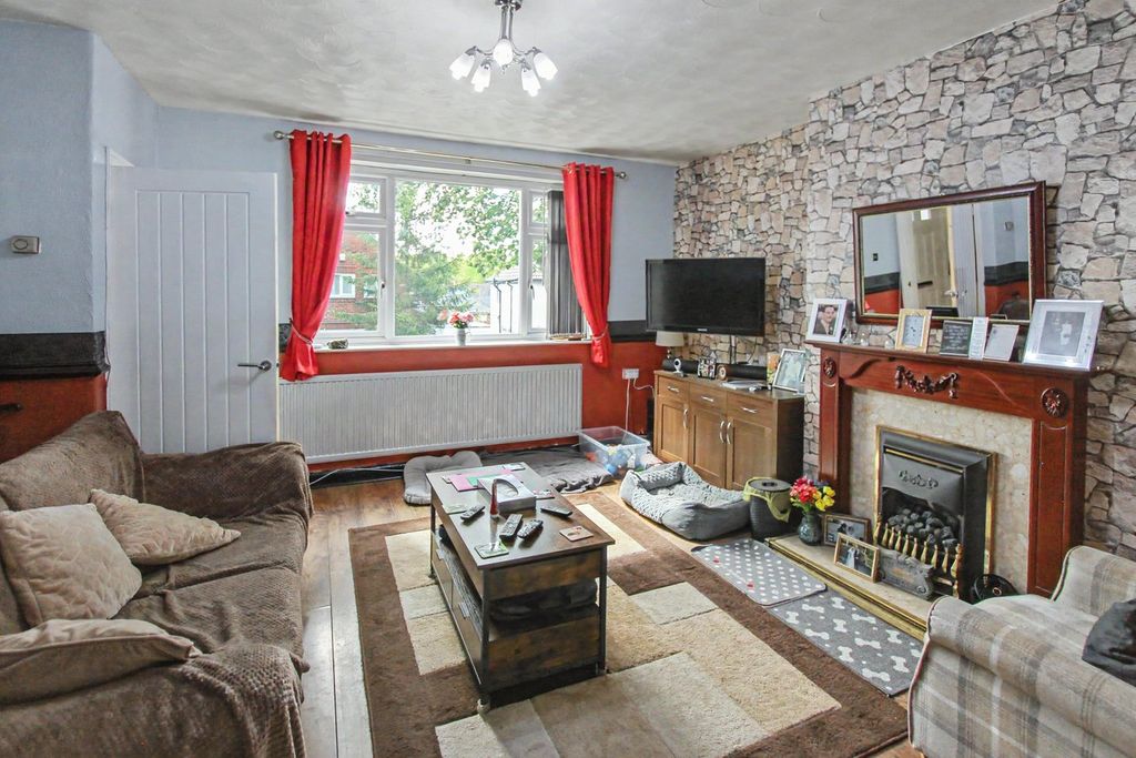 Property photo 2 of 20