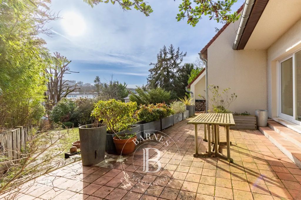 Property photo 2 of 19