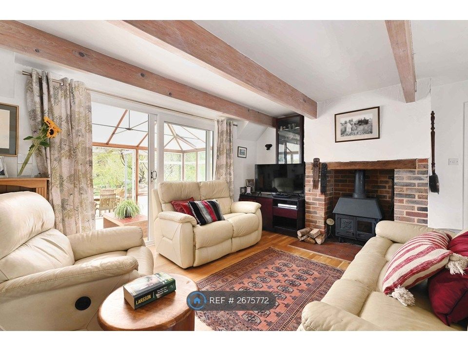 Property photo 3 of 9 Living Room