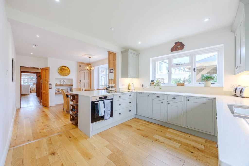 Property photo 3 of 41 Kitchen