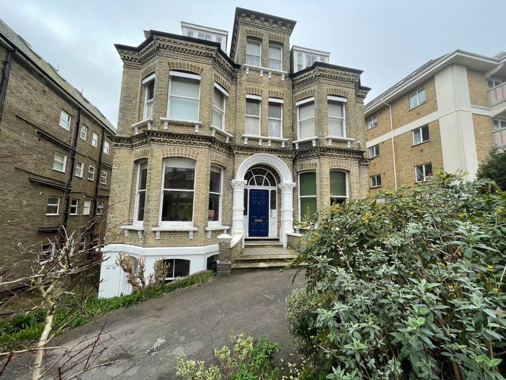 Property photo 2 of 20 Exterior_3