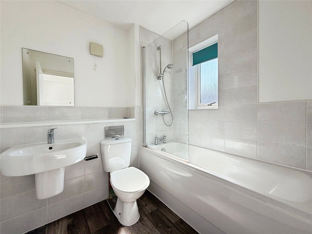 Property photo 3 of 12 En-Suite Bathroom/Wc