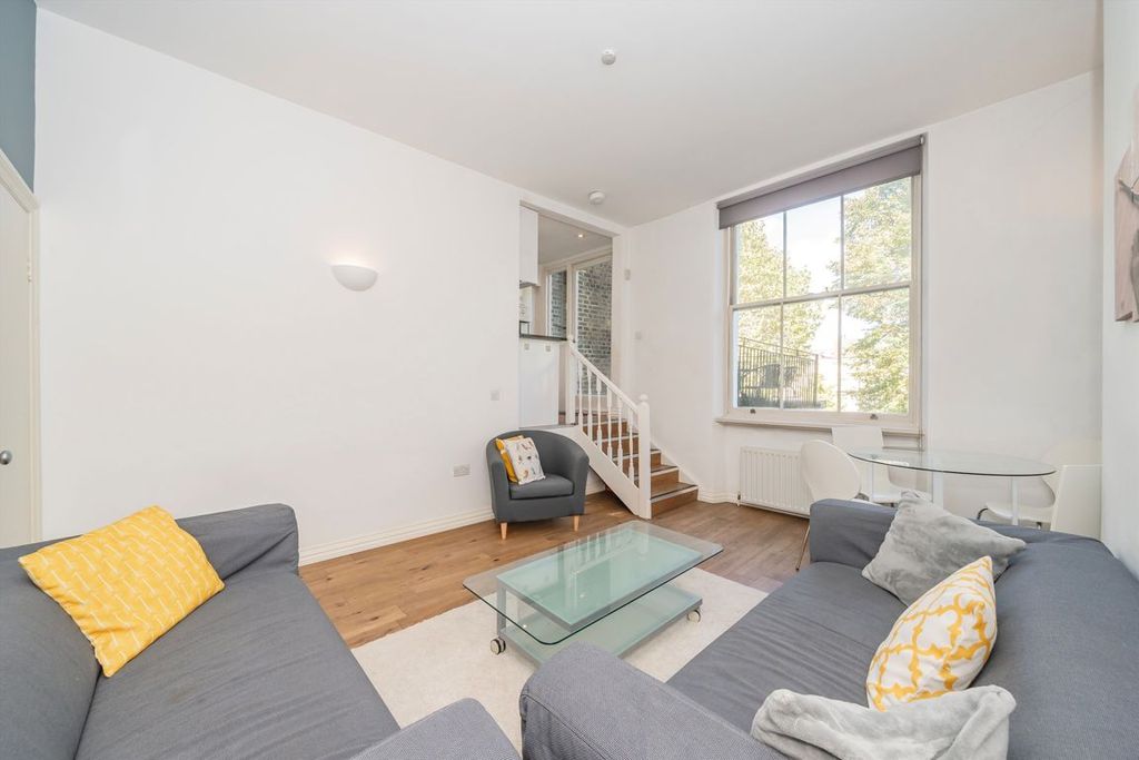 Property photo 3 of 11