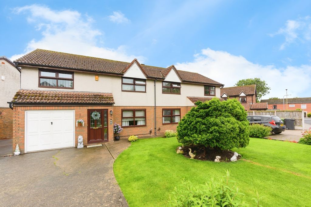 Property photo 1 of 10 External