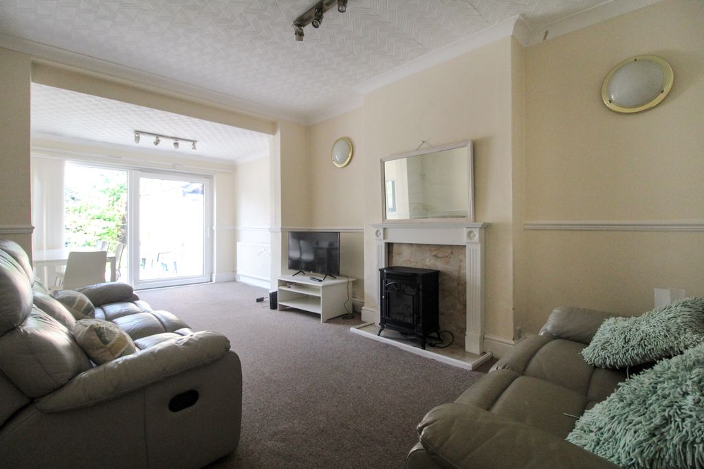 Property photo 2 of 16 Img_9902