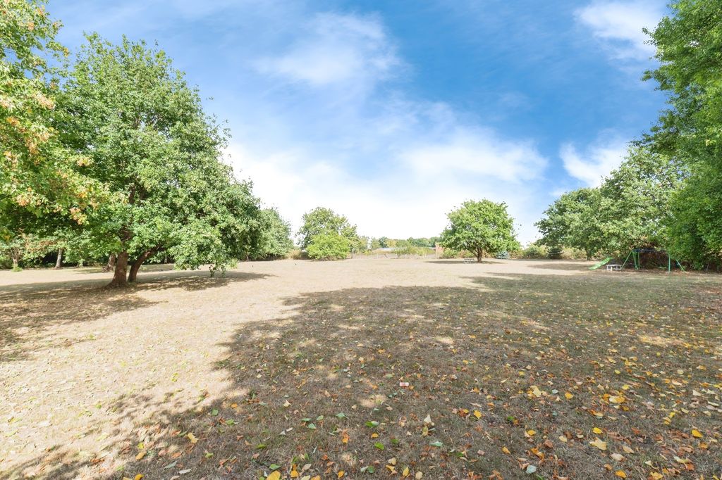 Property photo 3 of 14 Photo