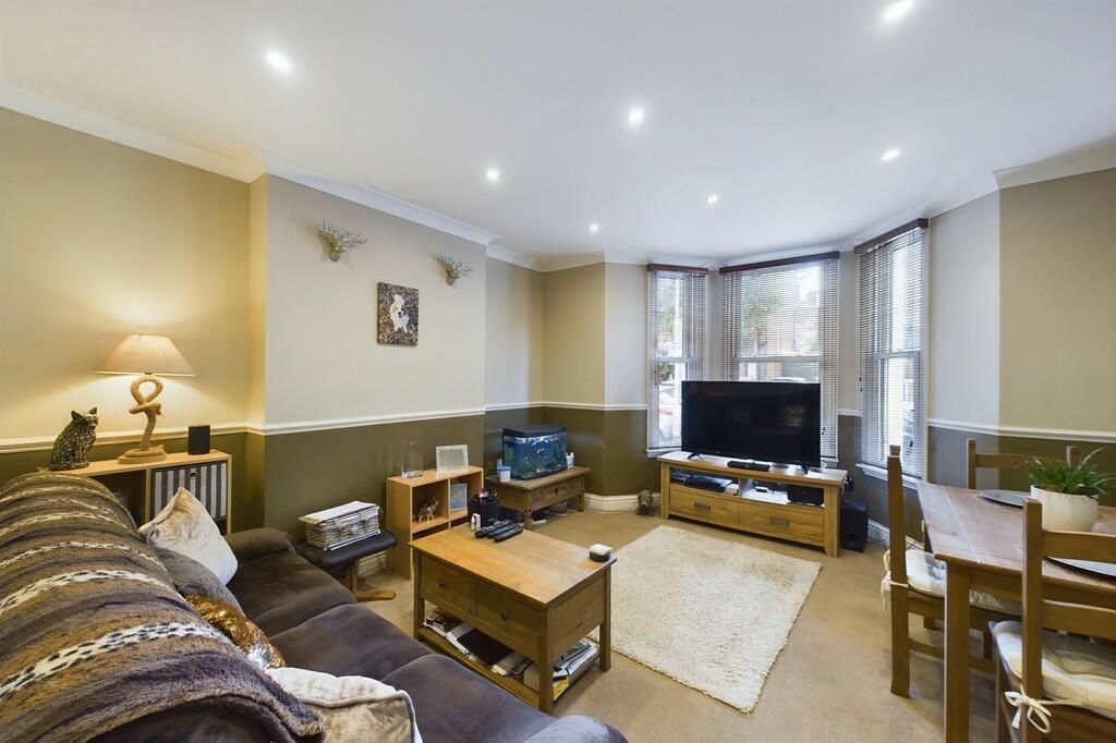 Property photo 2 of 8