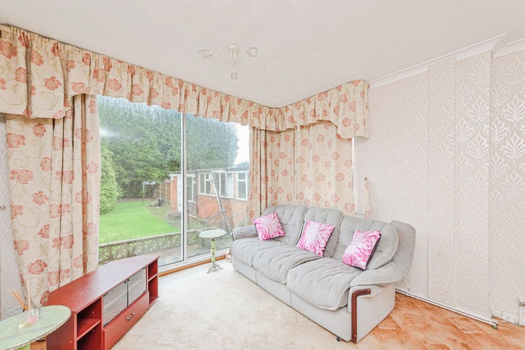 Property photo 2 of 27