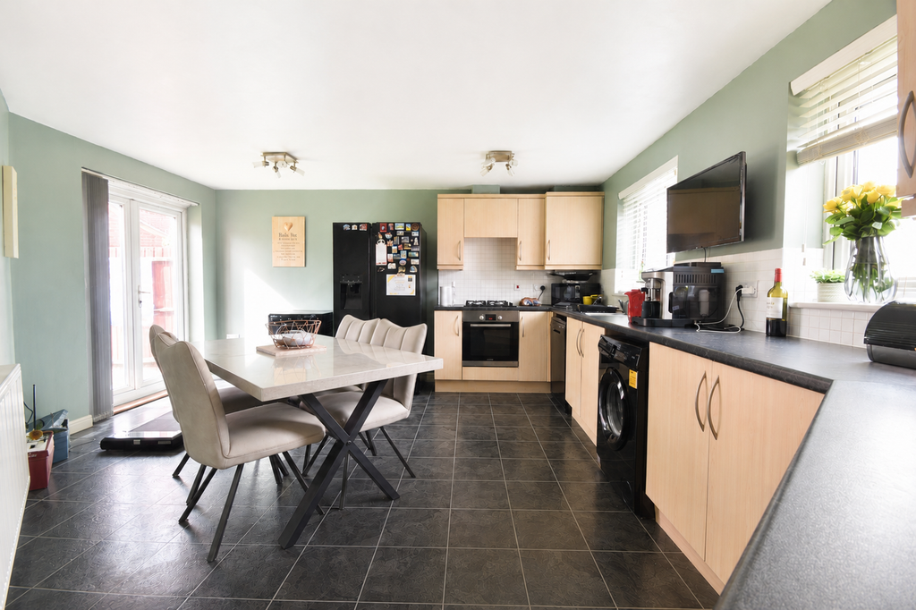 Property photo 2 of 17