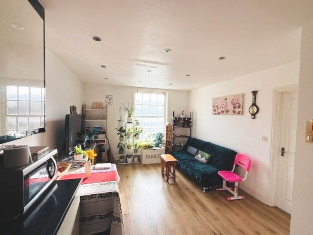 Property photo 3 of 6