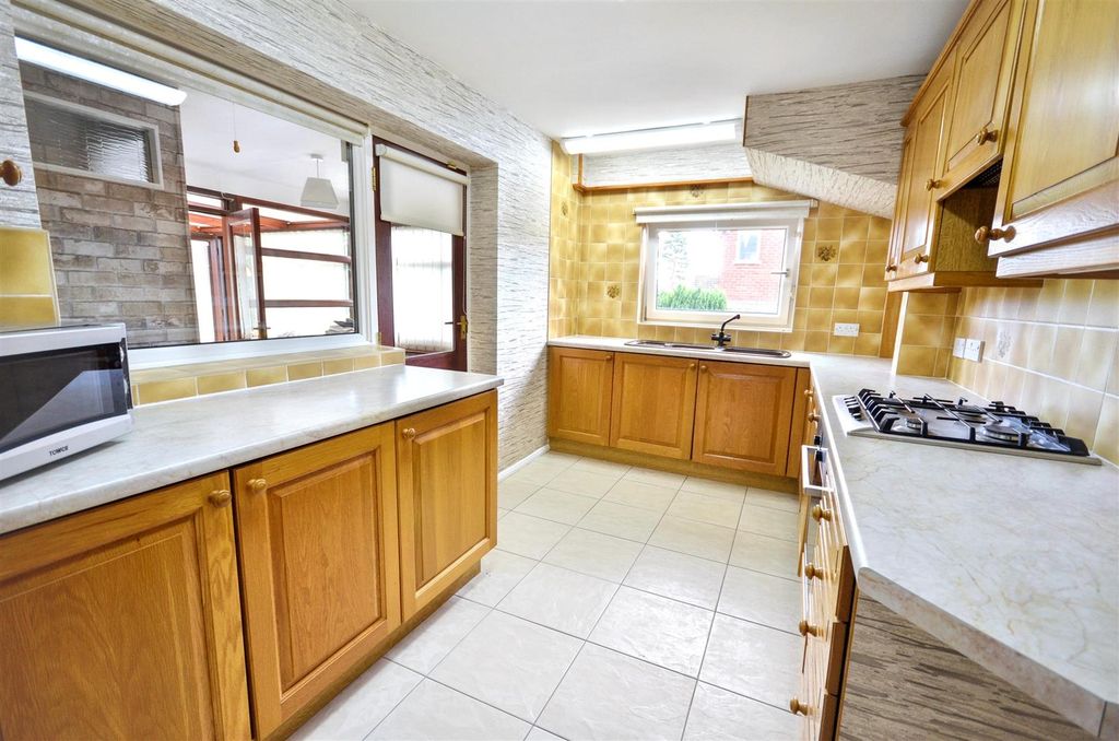 Property photo 3 of 15 Kitchen