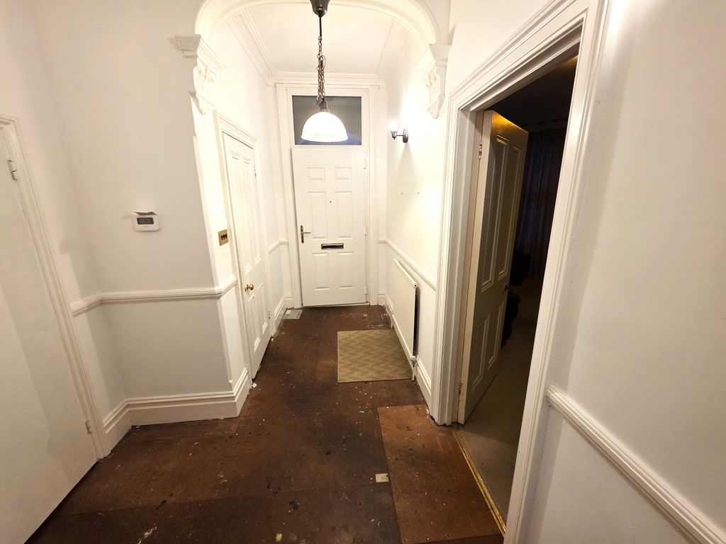 Property photo 2 of 10 40496