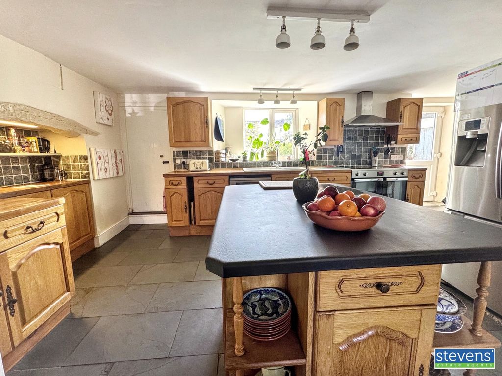 Property photo 3 of 29 Img_1374