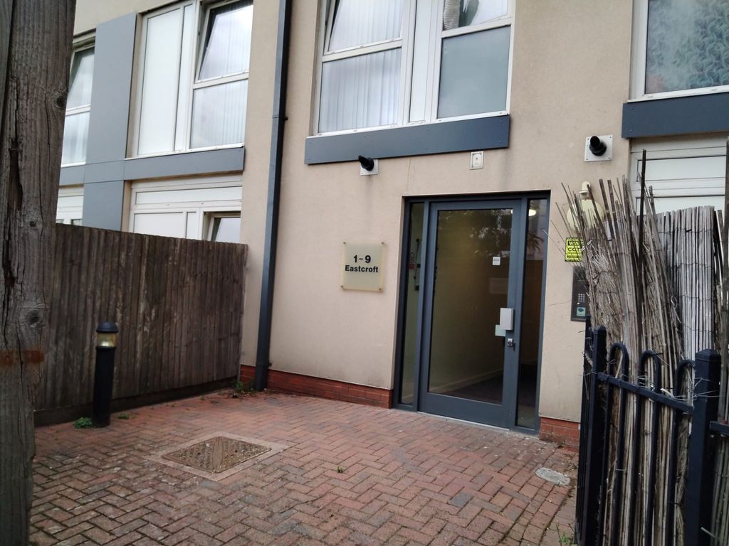 Property photo 2 of 15 Side Entrance