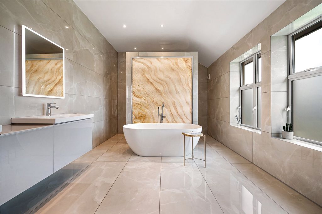 Property photo 3 of 47 Main Bath