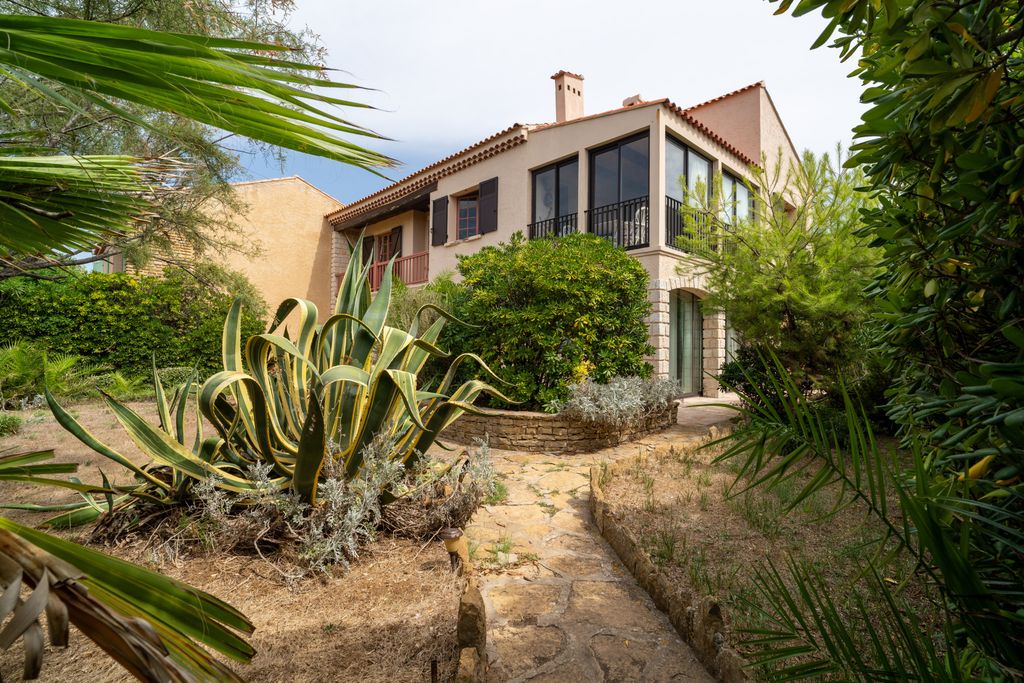 Property photo 1 of 20