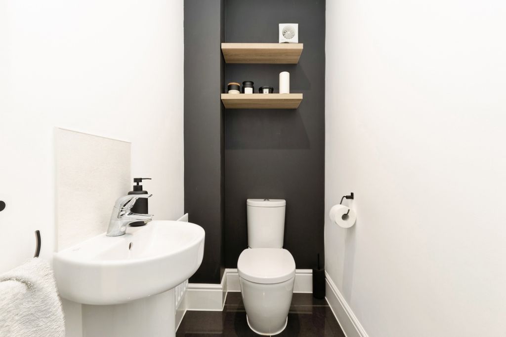 Property photo 3 of 15 Wc