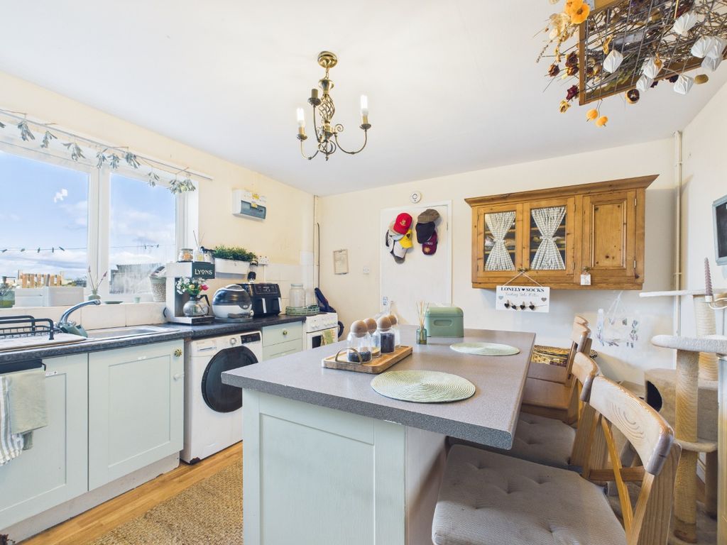 Property photo 3 of 21 4622087