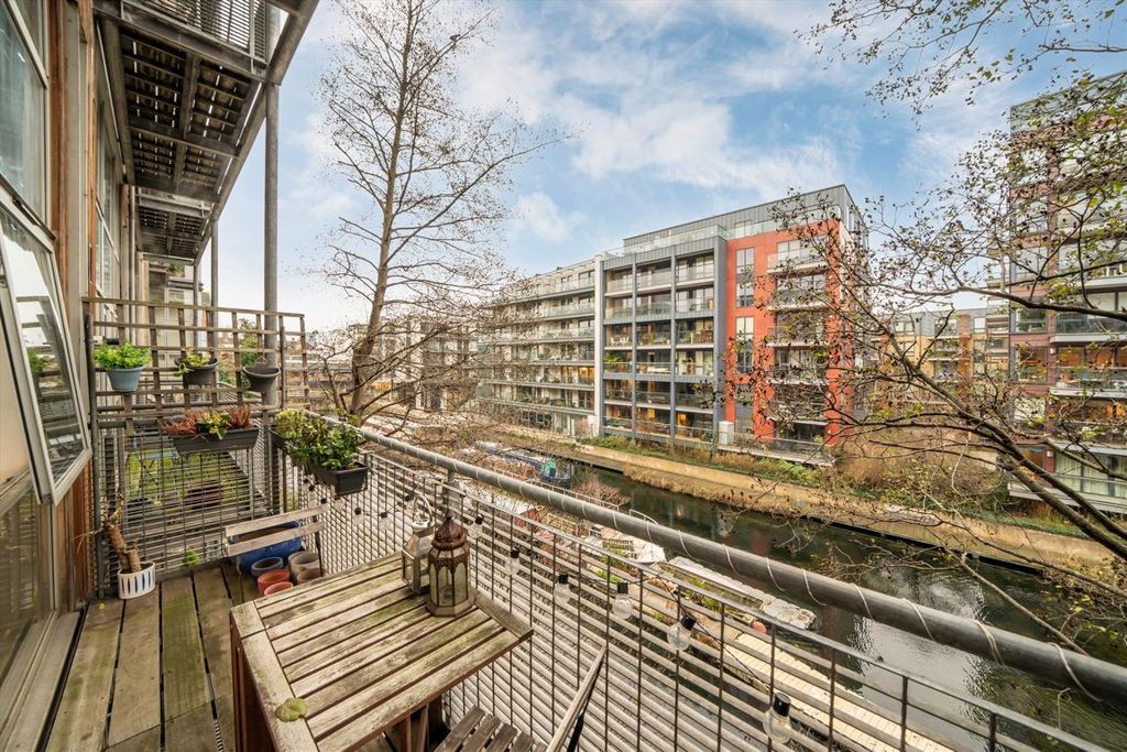 Property photo 2 of 9