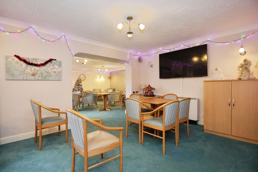 Property photo 3 of 12 Pbox-Img.Jpg