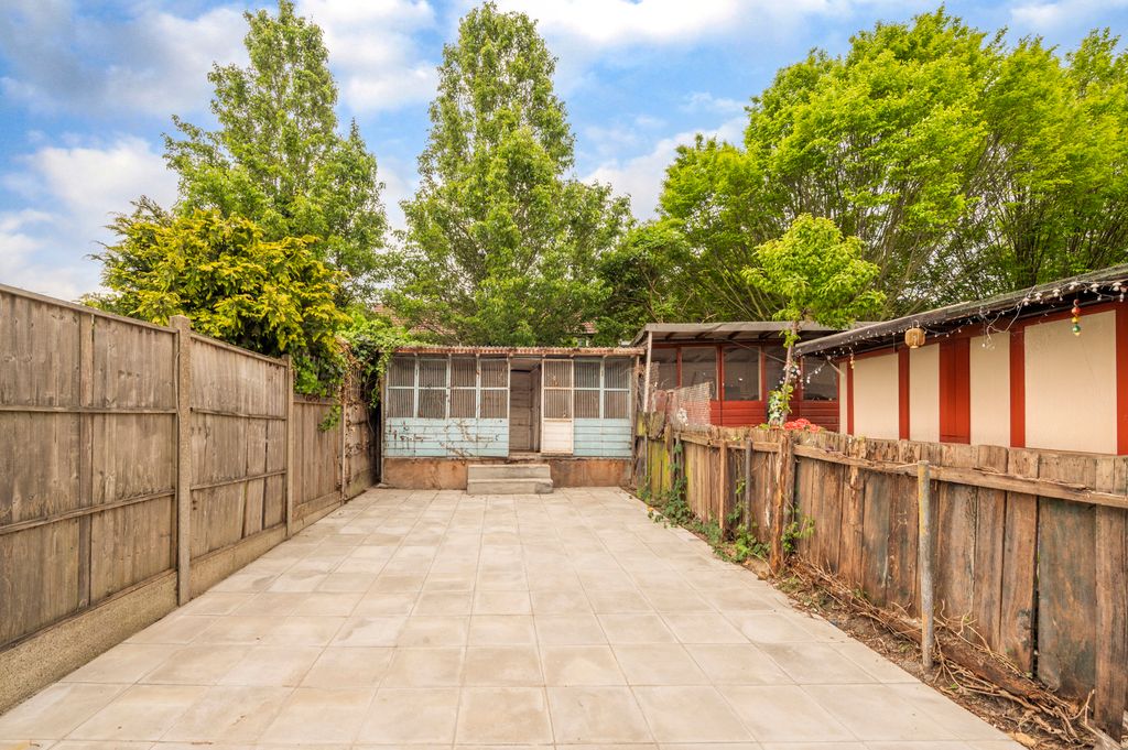 Property photo 3 of 15