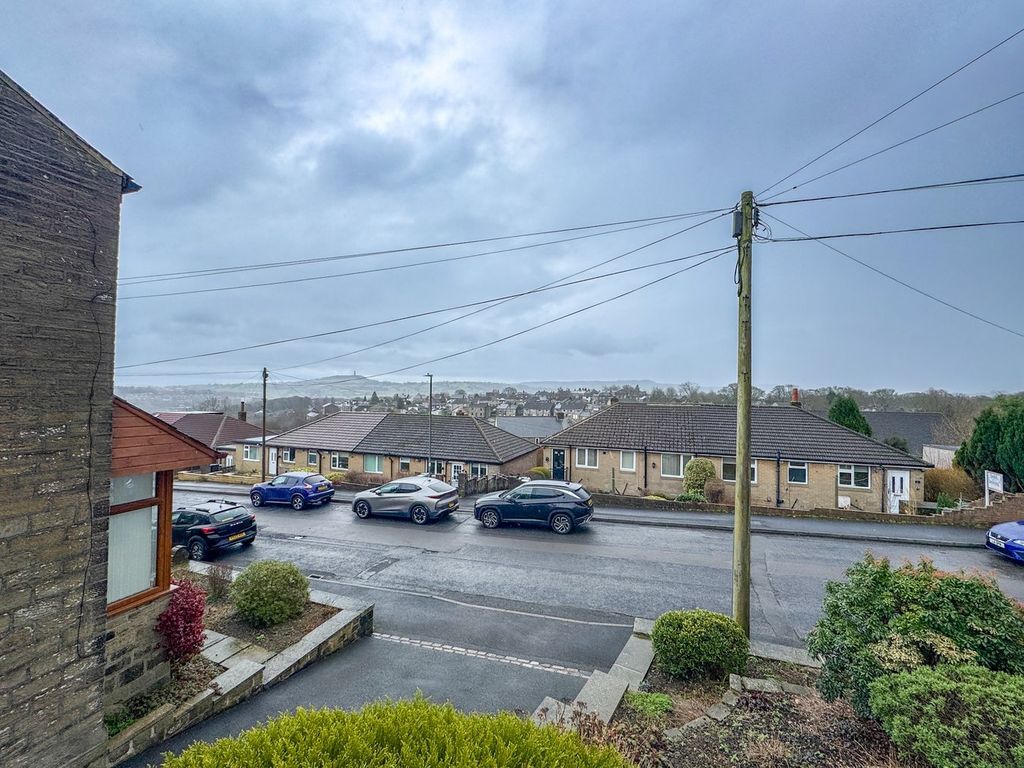 Property photo 2 of 28