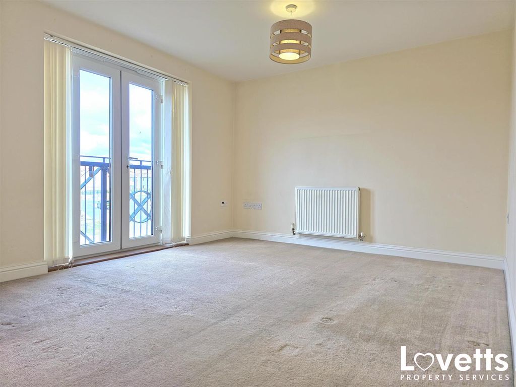 Property photo 3 of 13 Living Room
