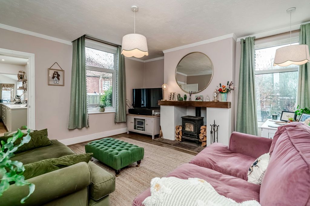 Property photo 2 of 44