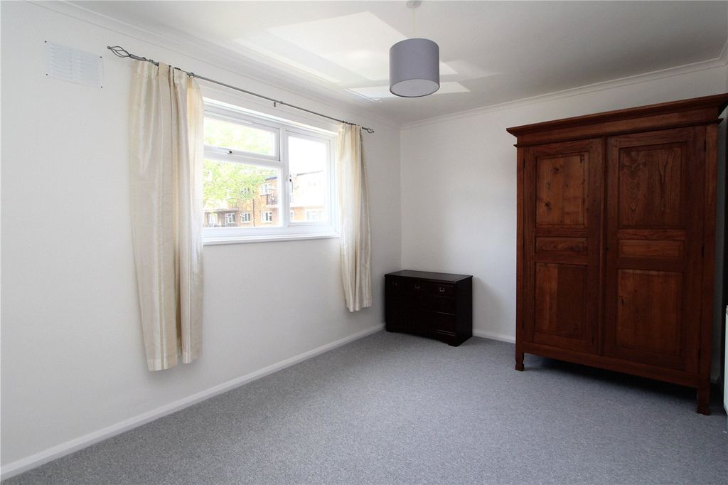 Property photo 3 of 5 Picture No. 05