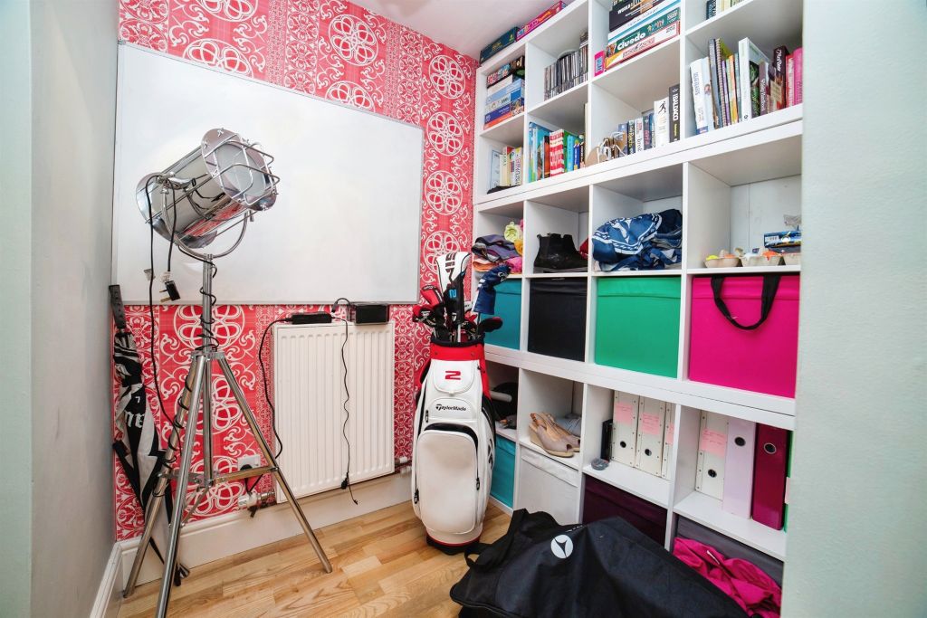 Property photo 2 of 17