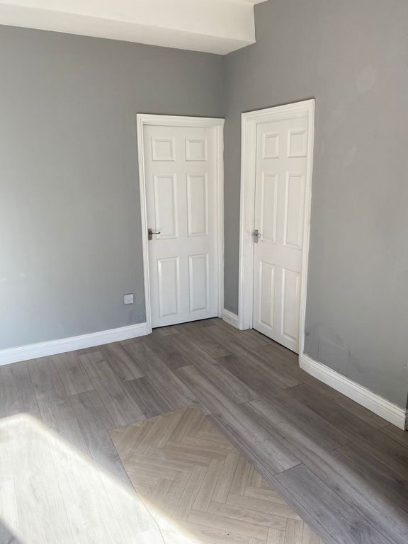 Property photo 2 of 6 Living Room