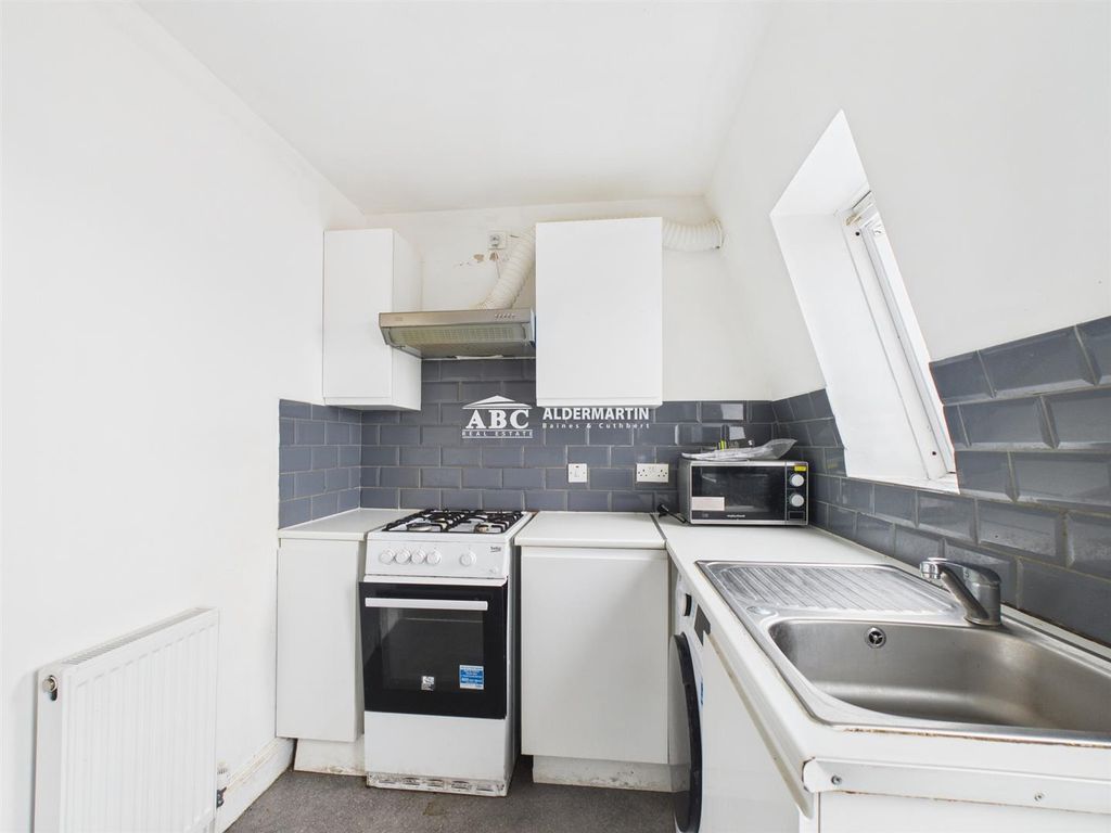 Property photo 3 of 12 Cam03827G0-Pr0096-Still006.Jpg