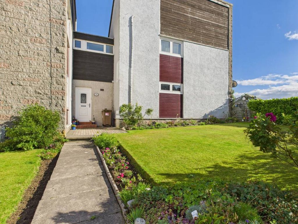Property photo 1 of 28
