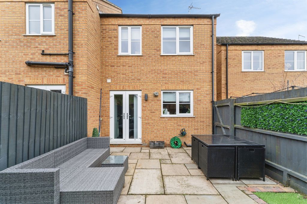 Property photo 3 of 15