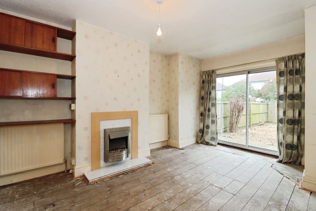 Property photo 3 of 19 Dining Room