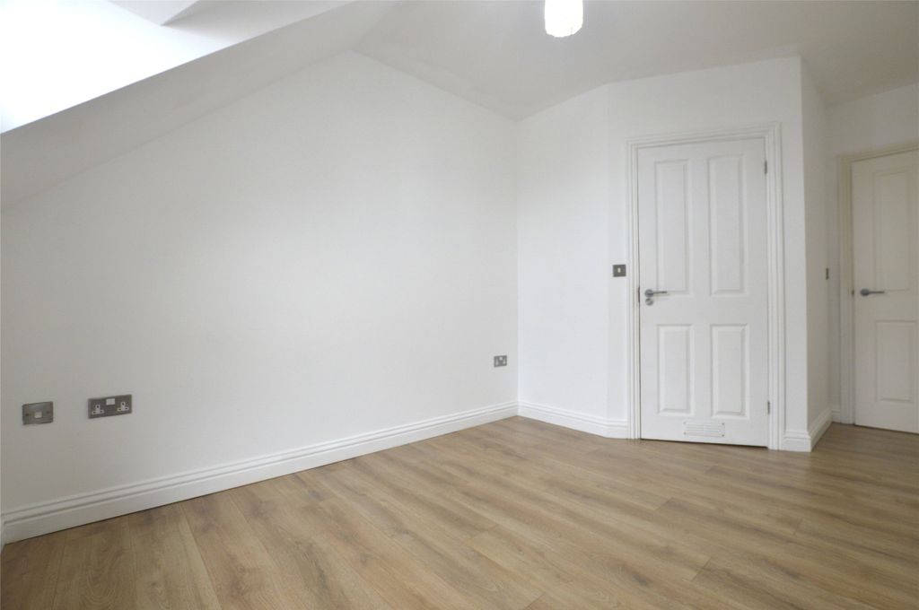 Property photo 3 of 12 Master Bedroom
