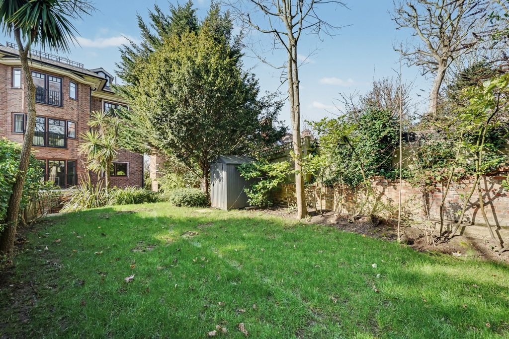 Property photo 1 of 8 4869810