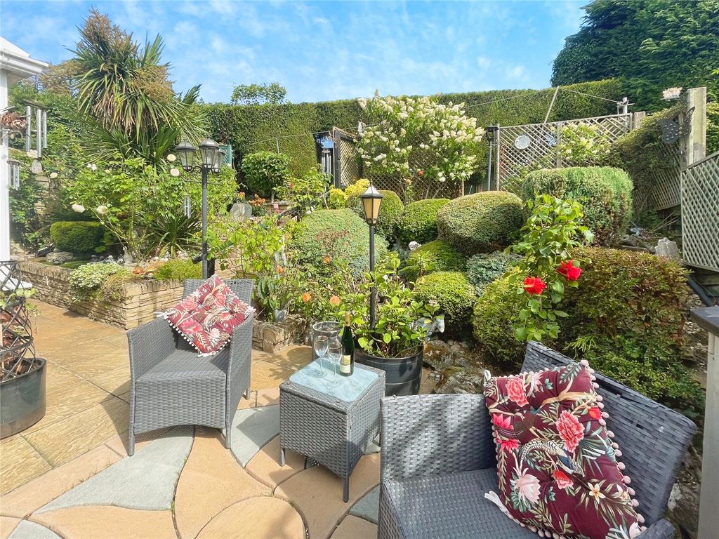 Property photo 3 of 19 Garden