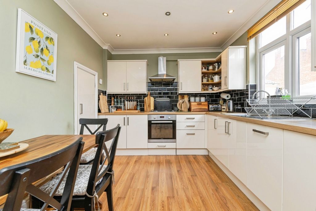Property photo 2 of 20 Pbox-Img.Jpg