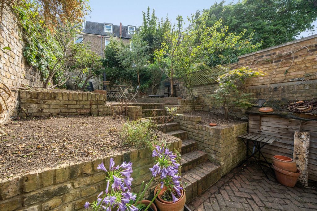 Property photo 2 of 9 Picture No. 43