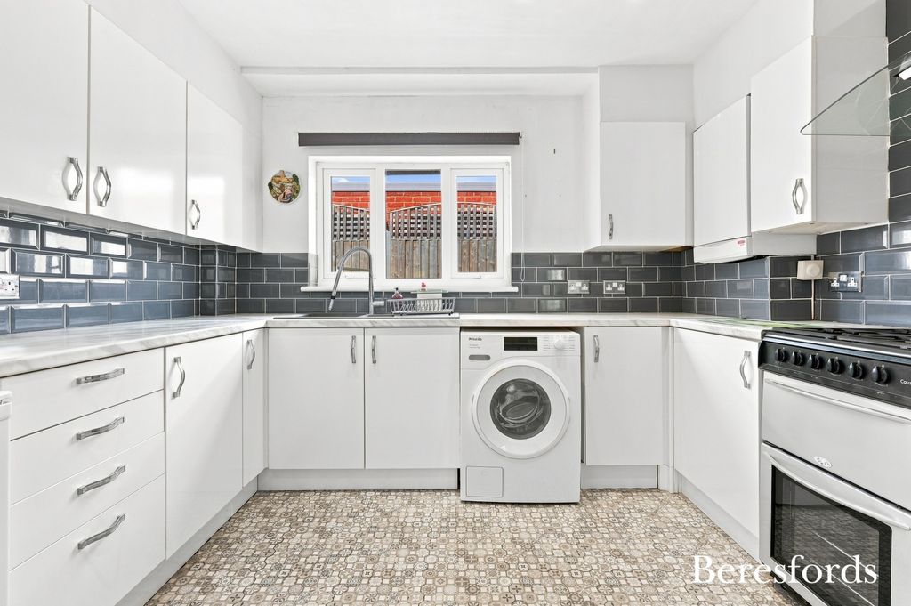 Property photo 2 of 26 Picture No. 28