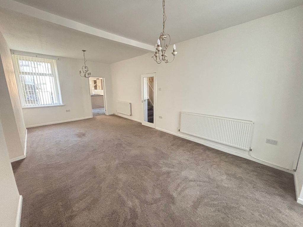 Property photo 2 of 16 Image