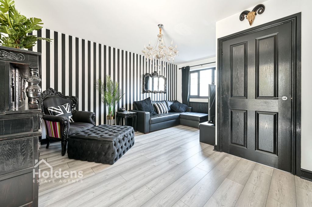 Property photo 3 of 21