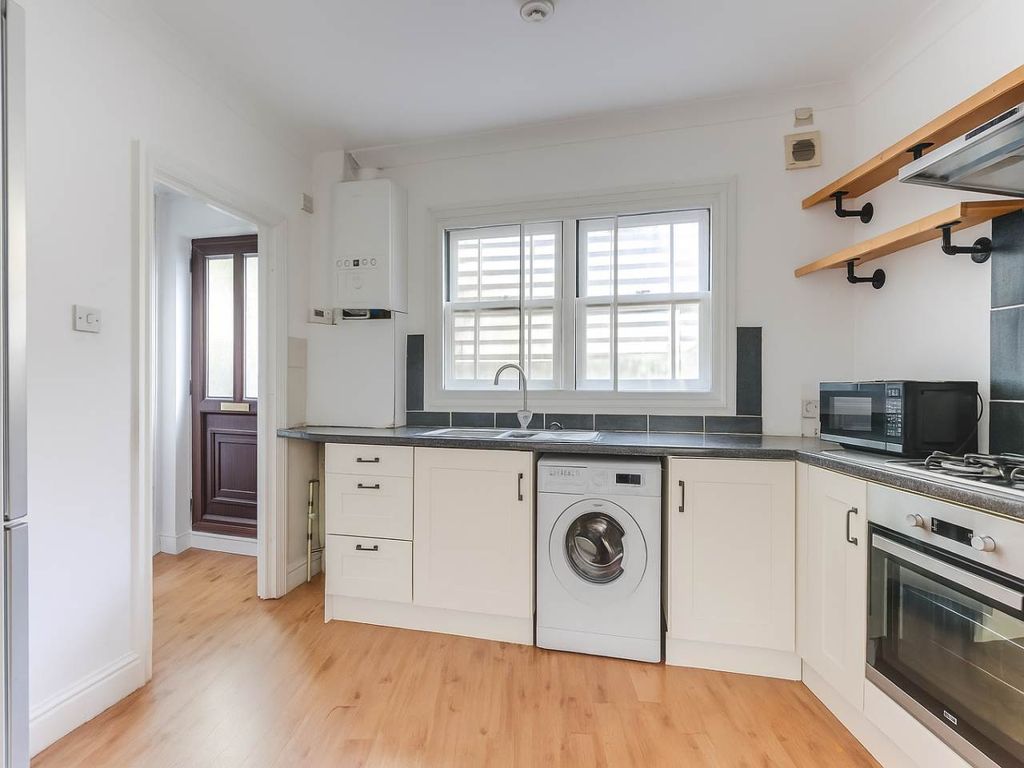 Property photo 2 of 13 Kitchen W Washing Machine
