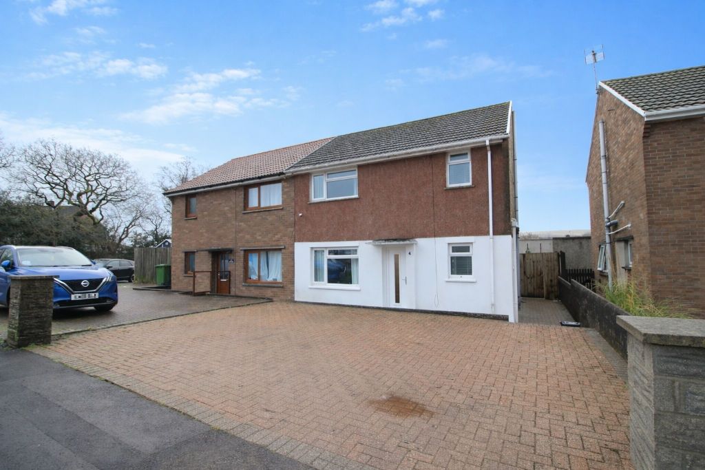 Property photo 1 of 18 Front Aspect